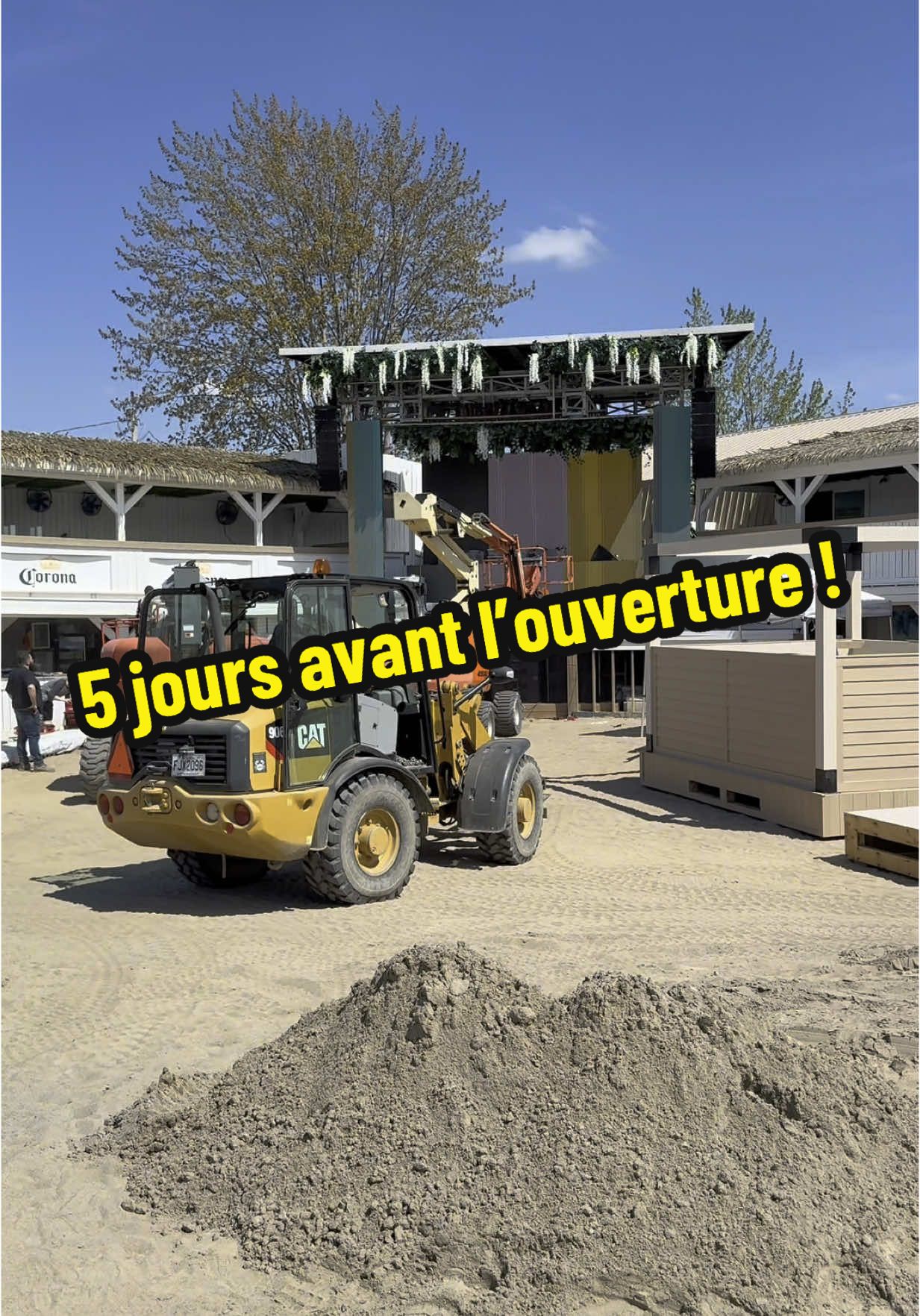 A post by @oliprimeau on TikTok caption: 5 jours avant l’ouverture #olivierprimeau #pourtoi #vlog #montreal #entrepreneur 