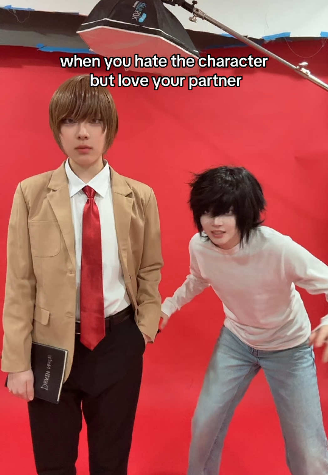 A post by @aeonik on TikTok caption: 💀 @sen 小正 #deathnote #cosplay 