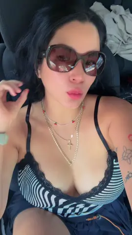 A post by @loos.rabadan on TikTok caption: Ella solita me busca 😂🖕🏼#fyp #paratiiiiiiiiiiiiiiiiiiiiiiiiiiiiiii 