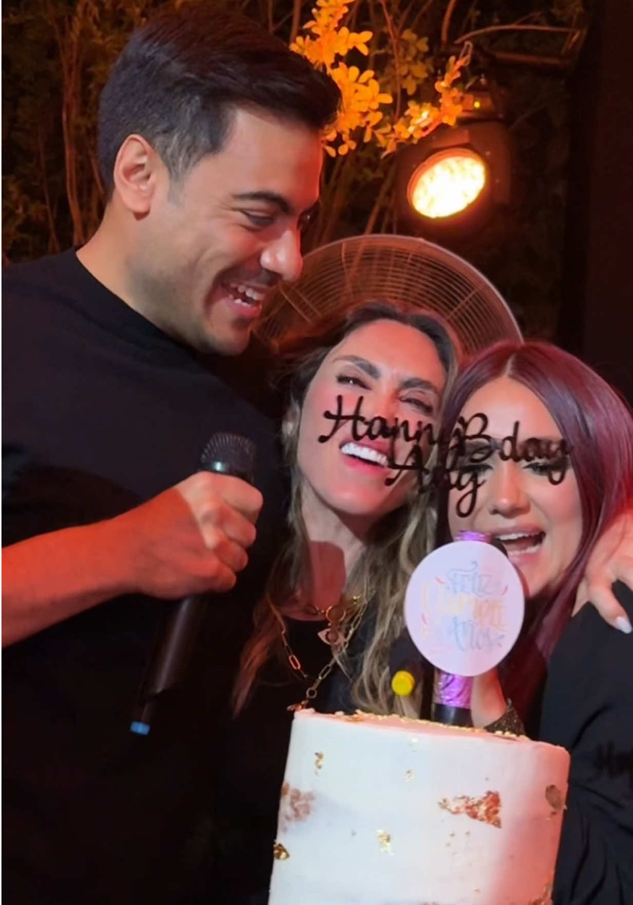 A post by @estanahi on TikTok caption: ¡Los amo! @Dulce María  @carlosrivera 