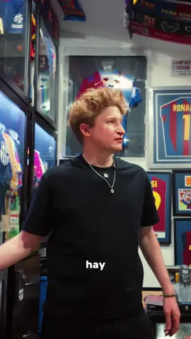 A post by @alextachers on TikTok caption: Playera usada por Messi cuando nos elimina la Roma en Champions 🥺💔 #messi #ChampionsLeague #fcbarcelona 