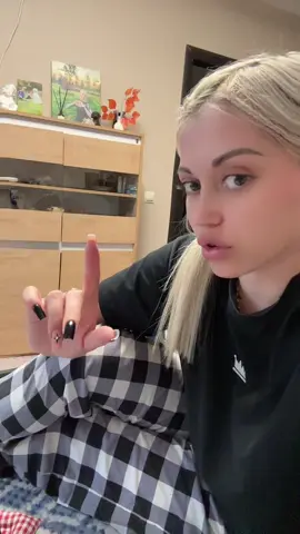 A post by @chotkaya18 on TikTok caption: #делатьлитакуюрубрику? 🤔🤔🤔