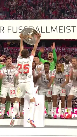 A post by @esmuellert on TikTok caption: This special moment with my teammates of @FC Bayern München 🏆 #miasanmeister
