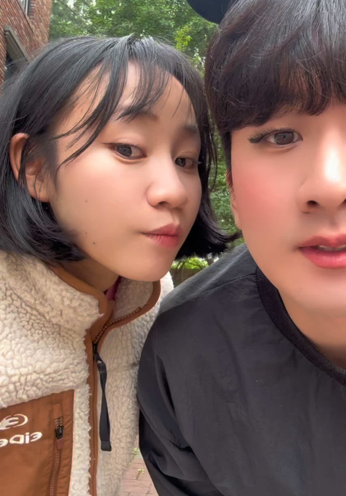 A post by @marysengmunmai1 on TikTok caption: With my new friend 🤭😂@우이커플 #marysengmunmai #funny #이커플 