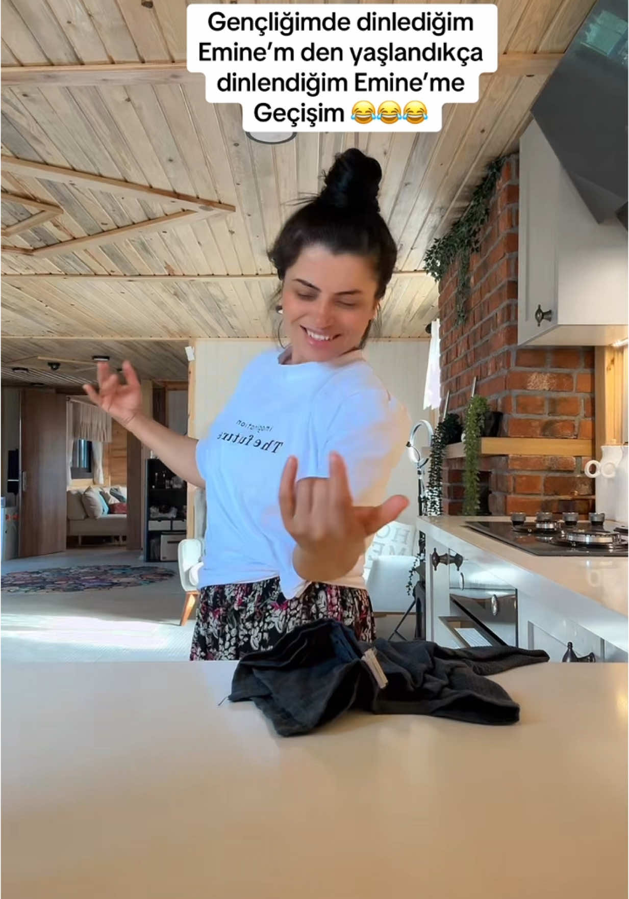 A post by @yasemin.serkan35 on TikTok caption: Kimler benim gibi😂😂