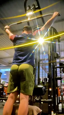 A post by @isrhaul on TikTok caption: #gym #gymtok #Fitness 