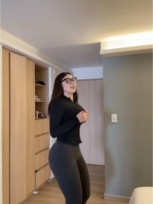 A post by @montpantoja on TikTok caption: Hola Chelitos, como están? ⭐️