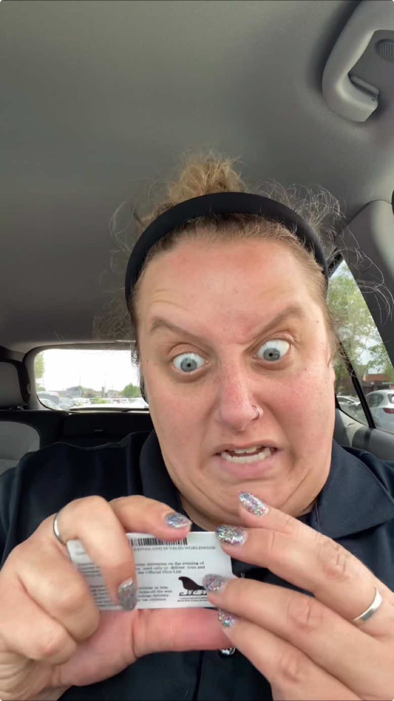 A post by @christines_snaps on TikTok caption: And his license says he drives a SLEIGH 😂🪪🎅🏼#christinessnaps #storytime #lostandfound #license #driverslicense 