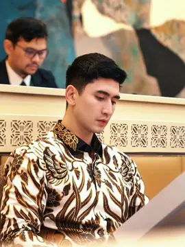 A post by @bramastaverrell on TikTok caption: Kerja dari pagi hingga malam, Berat terasa jika dijalani sendiri. Hari demi hari terasa tenang, Karena ada dukungan tulus dari yang dikasihi. Yang mau ke luar negeri, jaga diri dan hati-hati.
