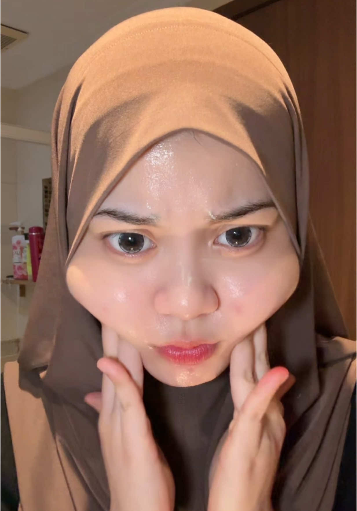 A post by @mieayamthebstt on TikTok caption: makanya pake g2g biar seimut aku🥺