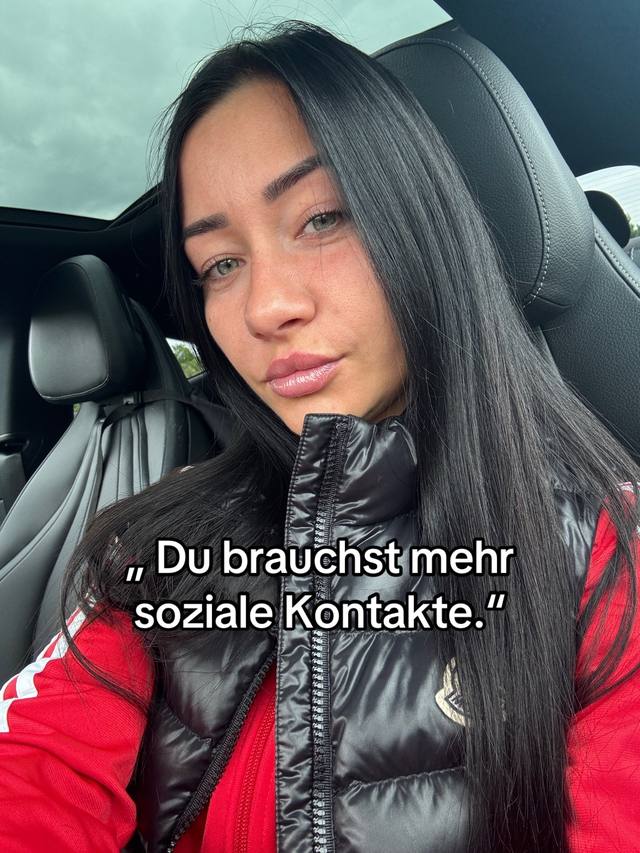 A post by @itsme.bellaaaaa on TikTok caption: Und bei euch so? 😂