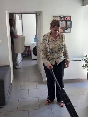 A post by @jeremylaura_ on TikTok caption: T’inquiète j’ai la solution 🤣🤣