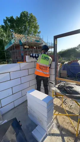 A post by @iicollisonii on TikTok caption: Consistency is key #bricklaying #bricklayer #brickwork #construction #trowel #trowellife 