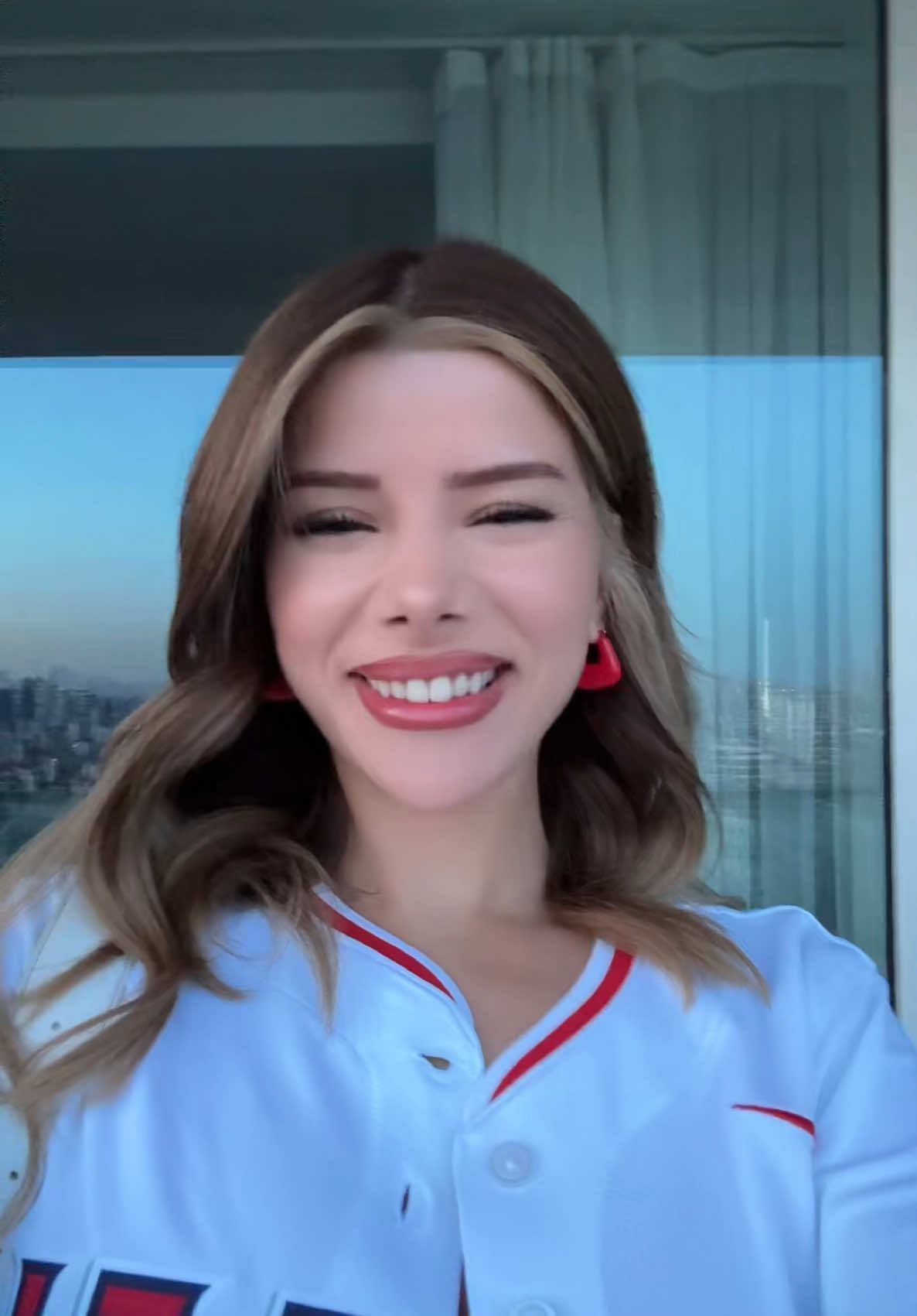 A post by @merveyalcin on TikTok caption: La la la la