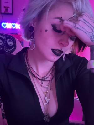 A post by @noteasybeinwheezy on TikTok caption: 💅