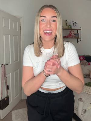 A post by @charlotteemilyspencer on TikTok caption: Happy Friii 🖤 🎉 #foryou #fyp #friday #friyay #weekend #mumsoftiktok #singlemum #singlelife #mumtok #trending #holiday #disney #london #excited #fun #family #viral 