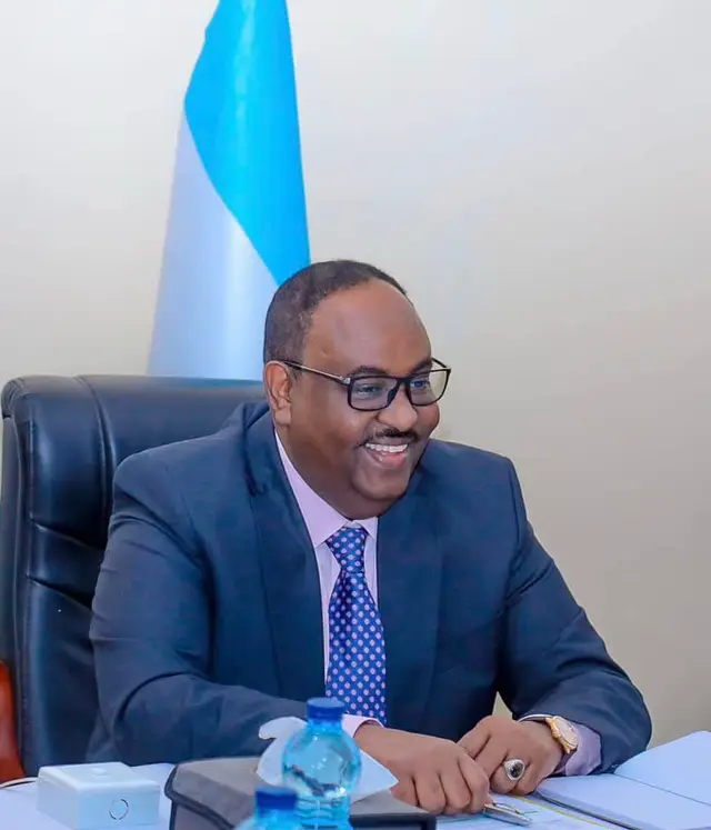 A post by @dayax12 on TikTok caption: Ma cid aya ku muransan In Said Abdulahi Deni  Madax waynaha umada somaliyeed odhan noqon rabo Guulayso madaxwayne #dayaxcollection #dayax12 #dayax12 #dayax #dayax_official @7️⃣5️⃣UDUGA.QARDHO.SINSIBR🇸🇱 