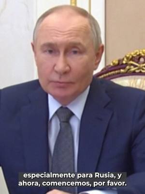 A post by @latinus_us on TikTok caption: Mientras inician negociaciones en Estambul, Putin discute seguridad con su Consejo. #Latinus #InformaciónParaTi