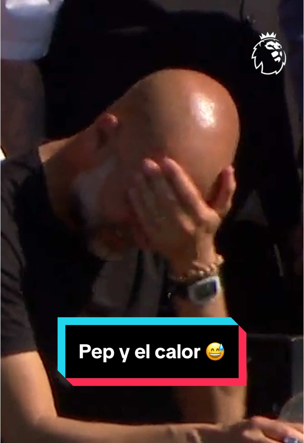A post by @lapremierleague on TikTok caption: ¿Mucho calor, Pep? 😅💦 #PremierLeague #manchestercity #TikTokDeportes 