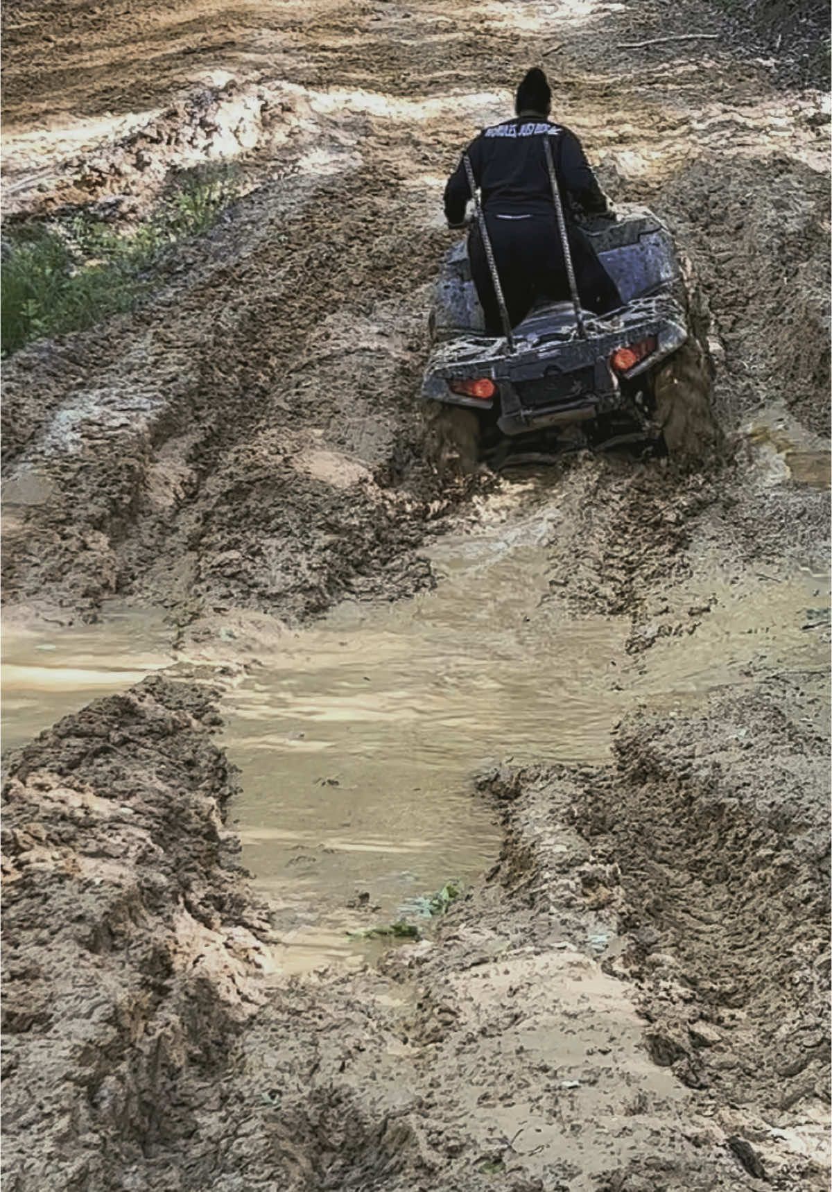 A post by @abimckinstry18 on TikTok caption: It’s really dirty over here😏 #fyppppppppppppppppppppppp #fyp #mississippi #explorepage 