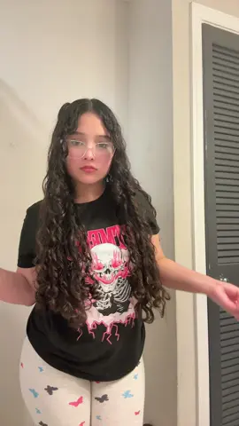 A post by @stefrp2 on TikTok caption: 💞 #parati #fyp 