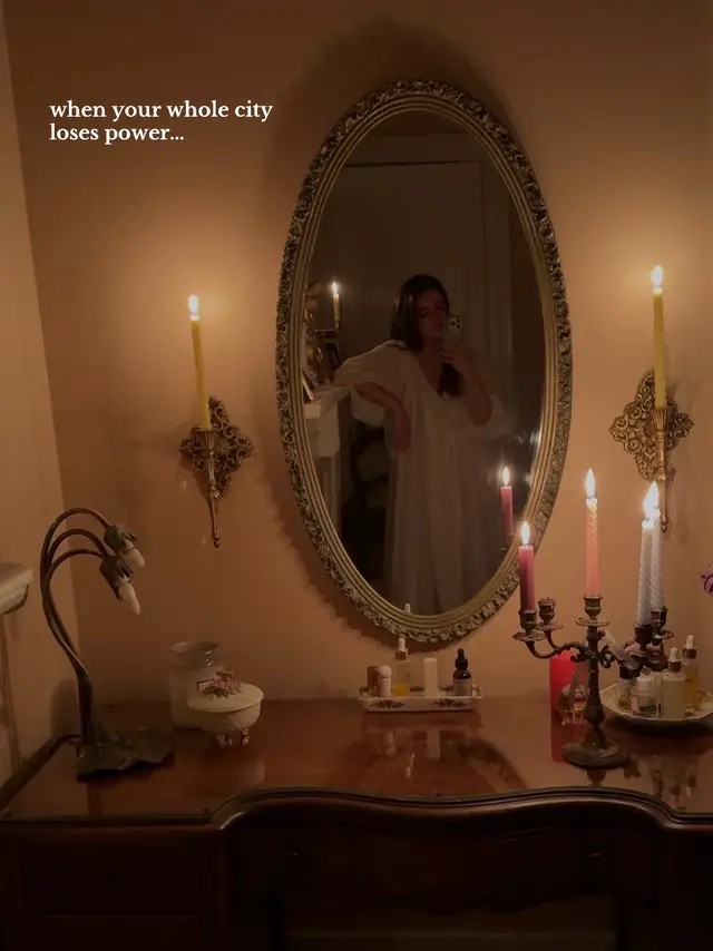 A post by @sophiemariegraf on TikTok caption: #romanticaesthetic #darkacademia #apartmenttour 