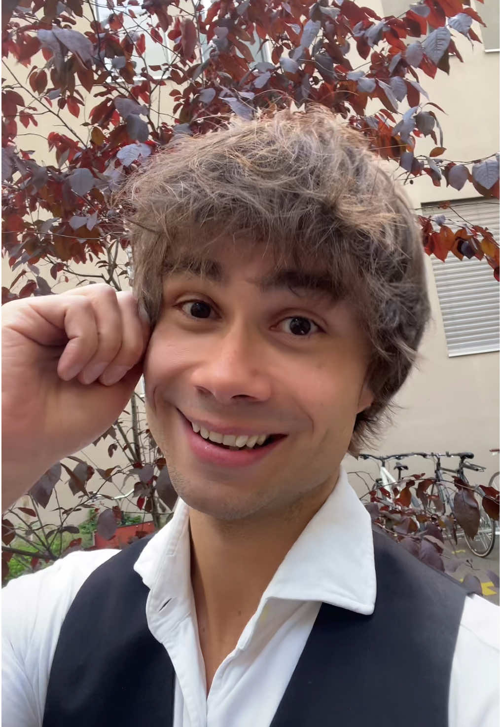 A post by @alexrybakofficial on TikTok caption: I think I’m in love 😍 @Remember Monday #eurovision #whatthehelljusthappened #alexanderrybak 