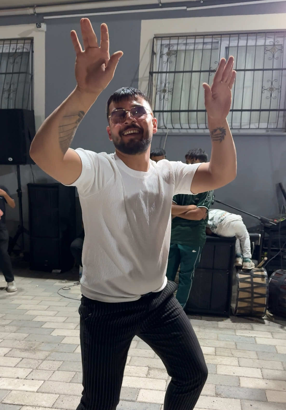 A post by @enescinpolat on TikTok caption: Geldi 😁✋✋#enescinpolat 