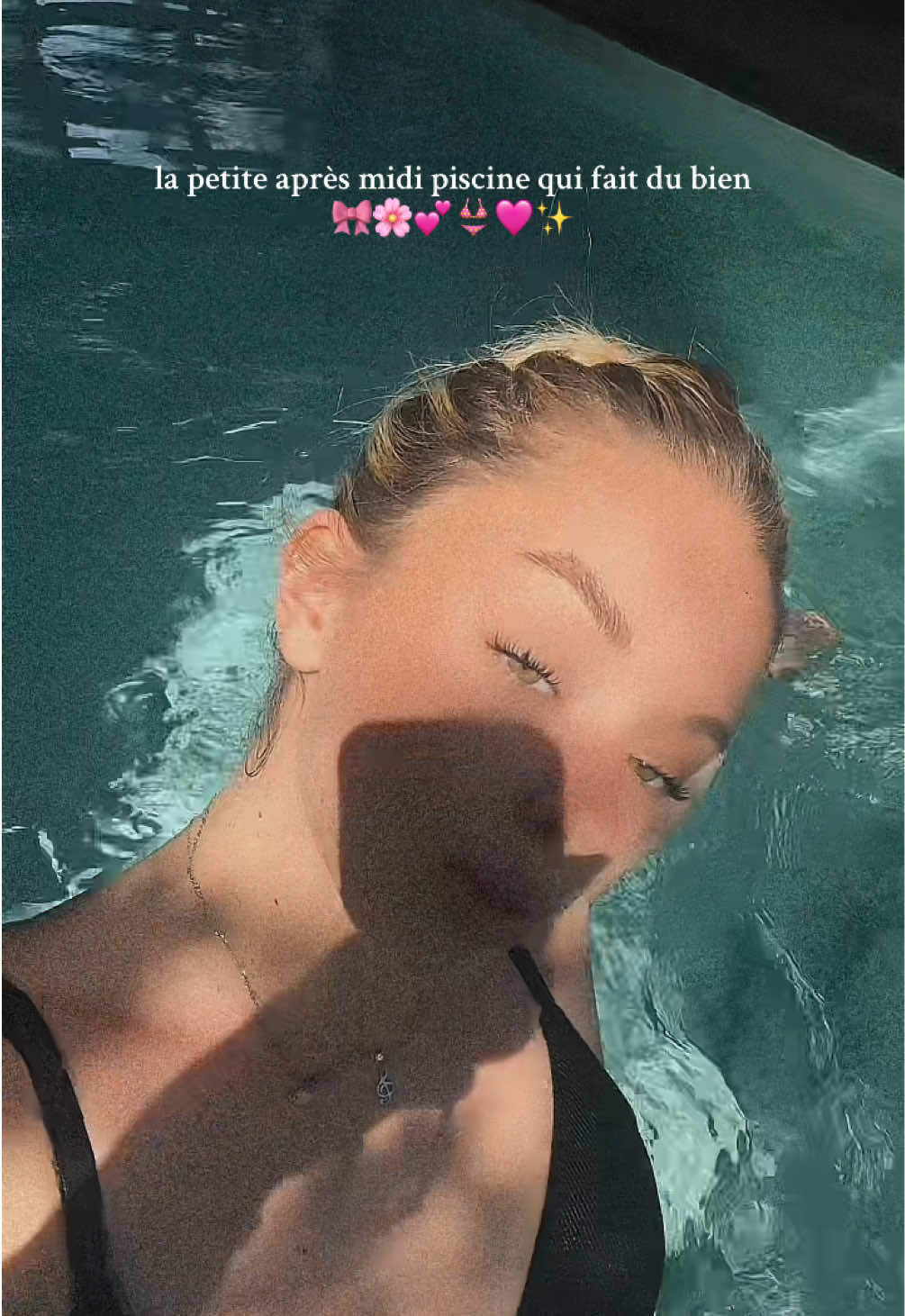 A post by @emmaaamusic_ on TikTok caption: alors vous avez aimé la version acoustique ?🎀✨ #pourtoii #barbiebyemma #fyp #videoviral 