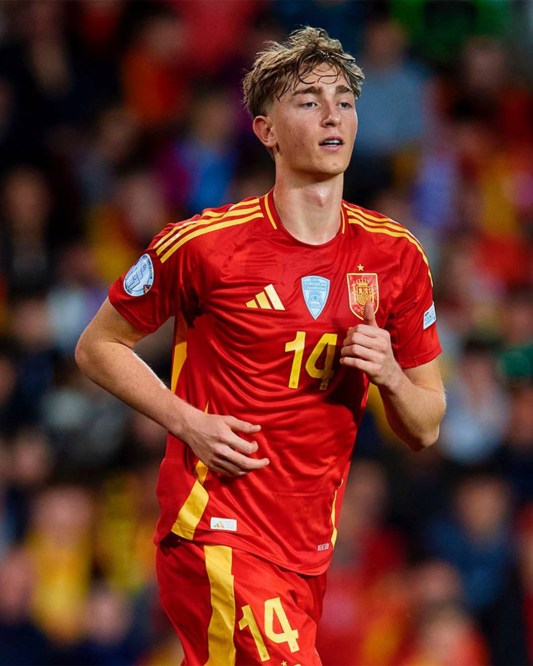 A post by @realmadrid on TikTok caption: 😎 When you’re just a chill guy who signed for #RealMadrid. 🤝 @Dean Huijsen | #WelcomeHuijsen