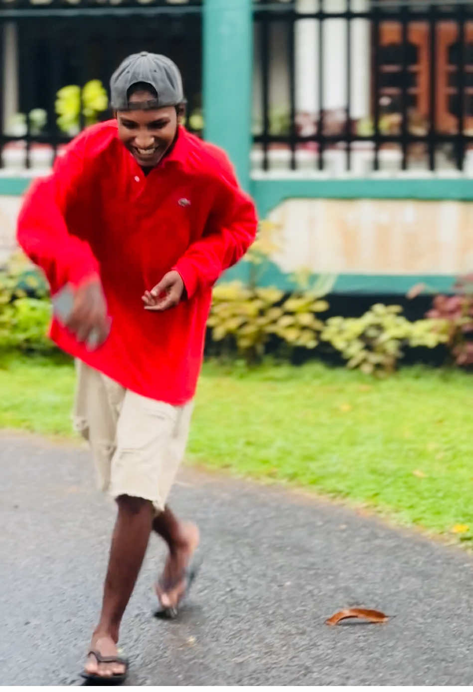 A post by @rukaa_07 on TikTok caption: Seen Eke ❤️😂 #වෙන්නප්පුවේ_අපි🥀🔥 #capcut #fypツ 