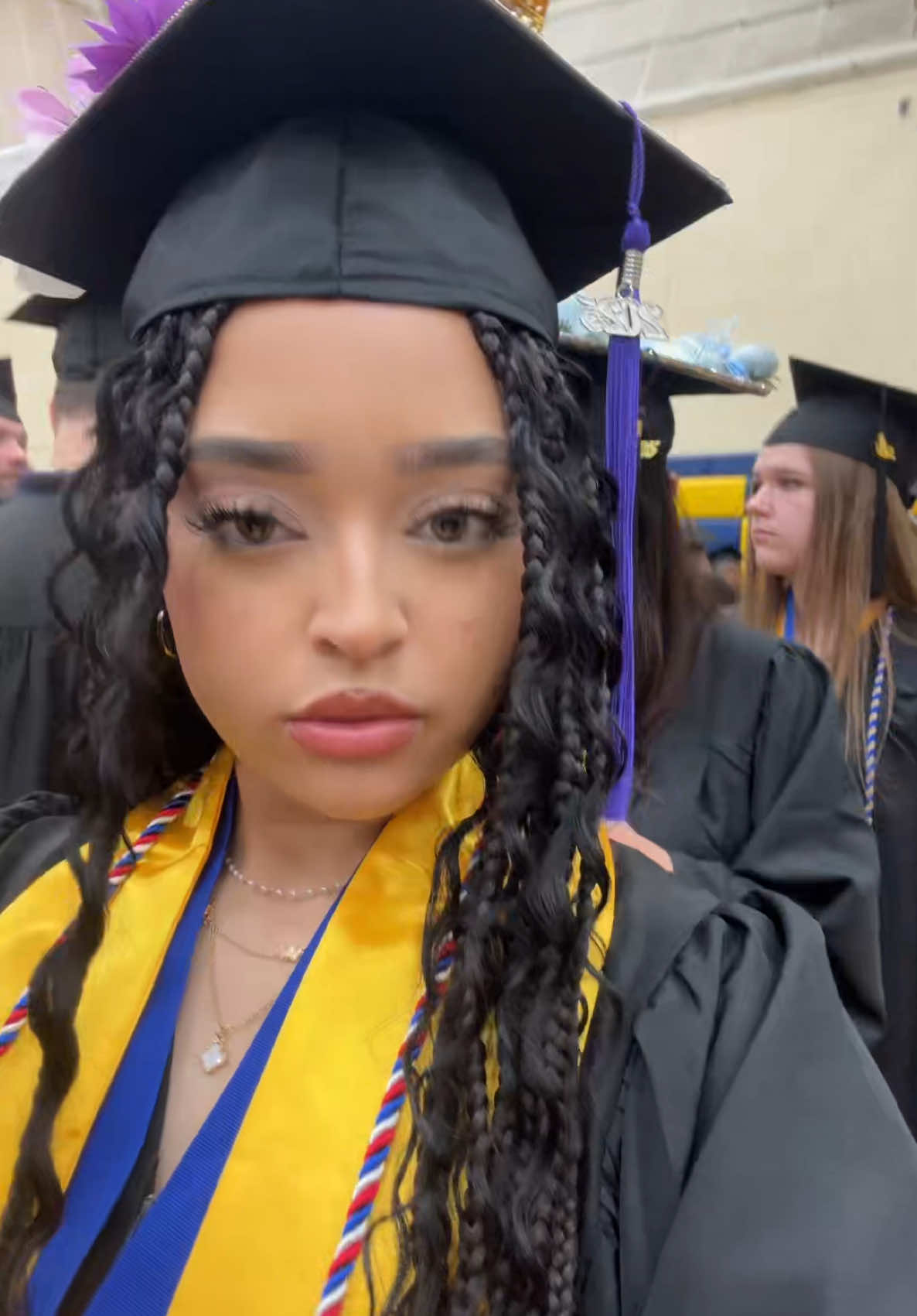 A post by @itsmesariberry on TikTok caption: GRADUATION DAY !! ✨ #2025 #graduation #fyp