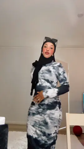 A post by @farhiya44 on TikTok caption: 🥀👑#farhiyabrown #somalitiktok #fyp 
