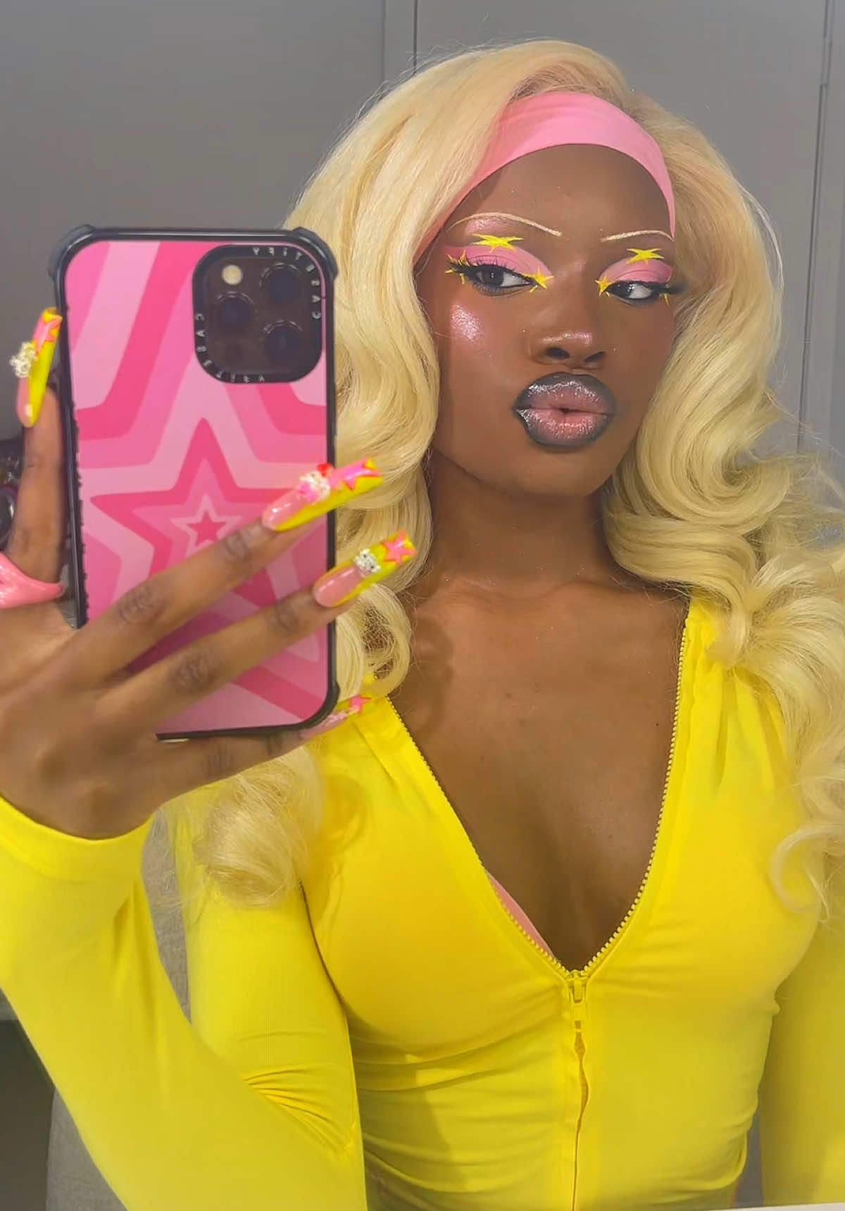 A post by @ on TikTok caption: like?! 💛💕 #fyp #makeupinspo #eyemakeup #outfitinspo 