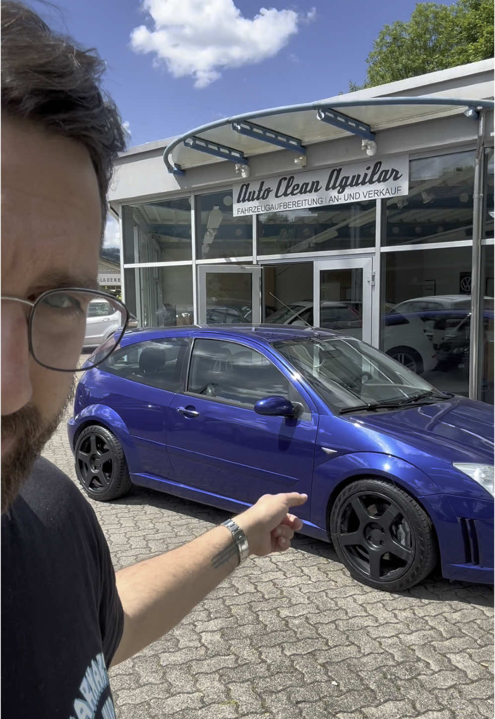 A post by @auto.clean.aguilar on TikTok caption: Ford Focus Rs MK1 Weekend 🦄 #unicorn #Ford #focusrs #wrc #weekend #coches #negocios #emprendimiento #compraventa #business @Adrian Medina mendoza 