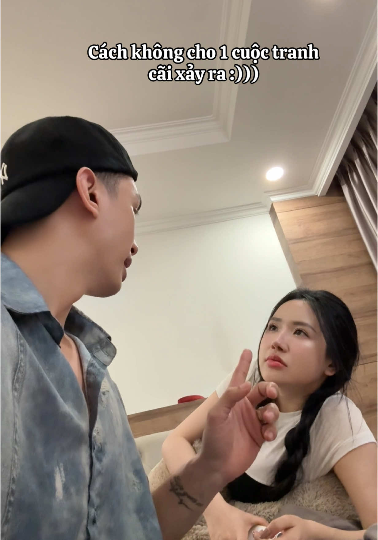 A post by @vienvibi_899 on TikTok caption: Khi Ả ta đã quá hiểu bạn định nói gì :))