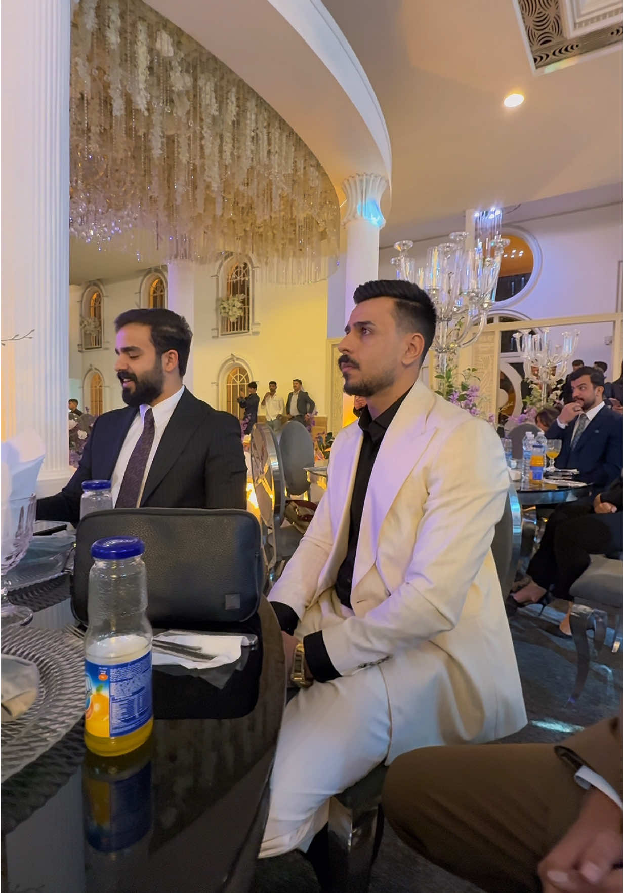 A post by @mohaimen.alaa on TikTok caption: جائزه افضل صانع محتوى عام 2025 استاهل لو لا ؟ #مهيمن_علاء 