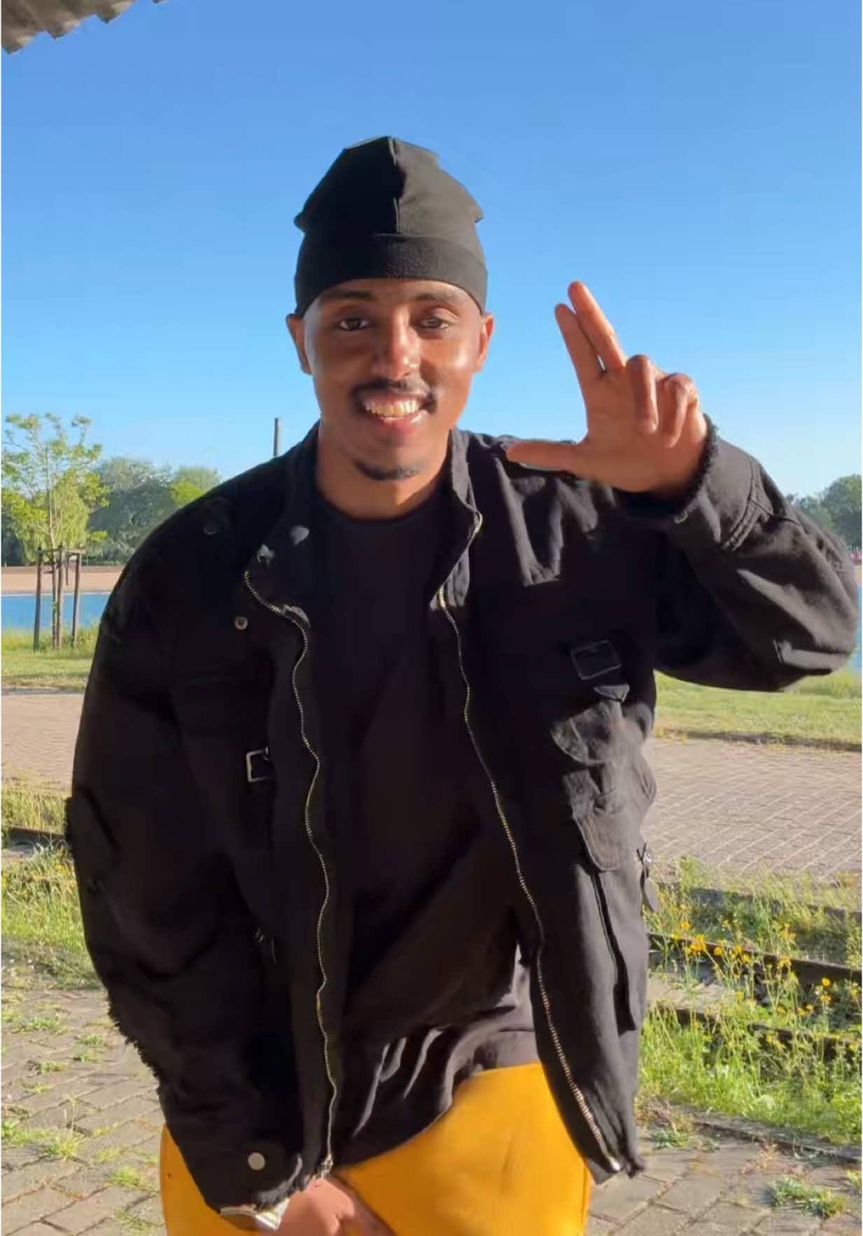A post by @fikir30 on TikTok caption: nafyar oo qurux badan  Aawi 😂😂#foryoupage #somalitiktok #fyp 