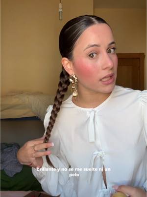 A post by @isabelmariapv on TikTok caption: Arréglate conmigo para la romería chica oleeee como me veis #romeria #maquillaje #beauty #feliz 
