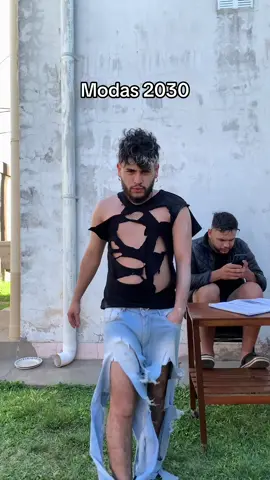 A post by @lucasvarelafails on TikTok caption: Jajajajajaj la de mi barrio🤣❌#humor #risas #comedia 