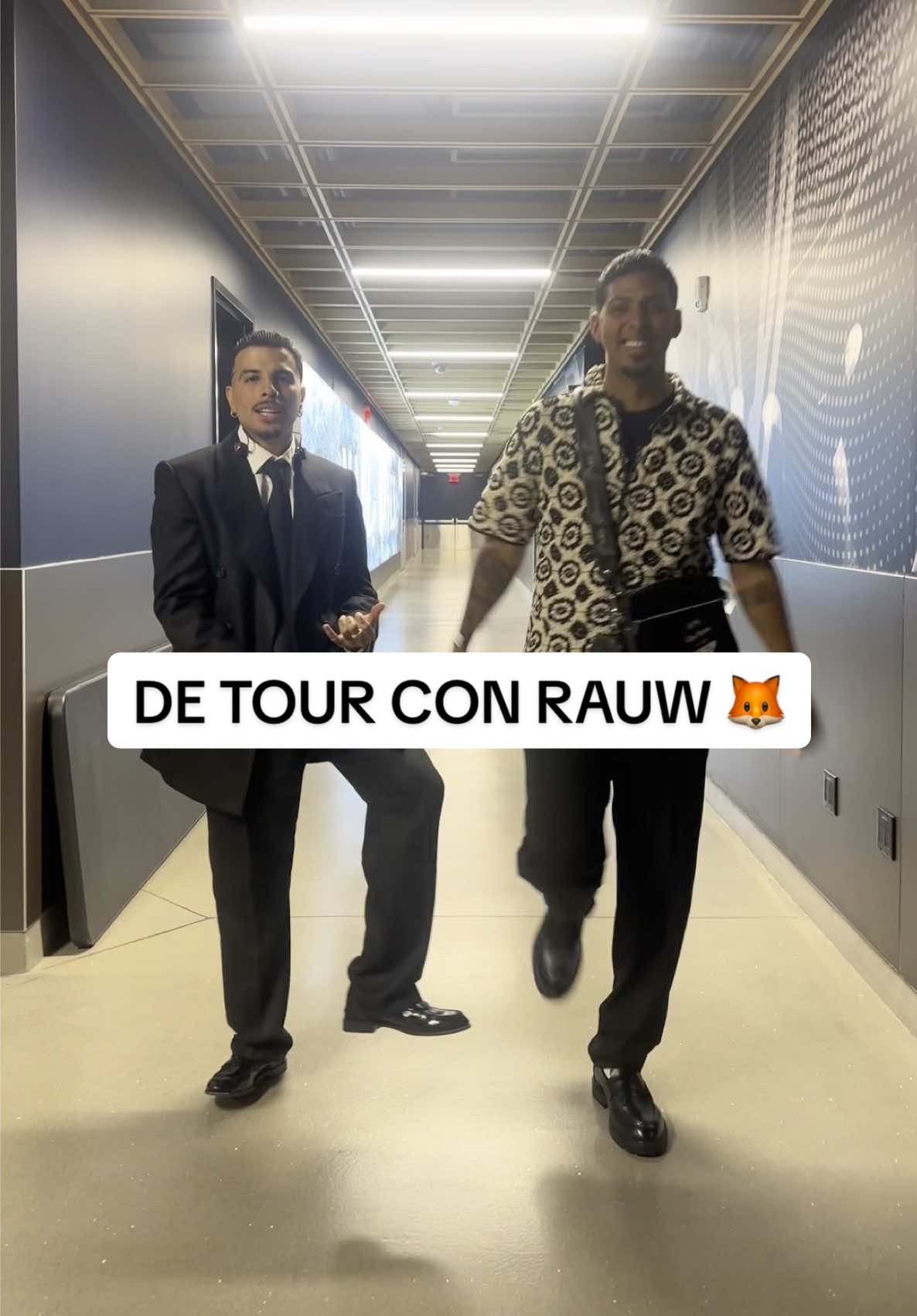 A post by @iamfredeerick on TikTok caption: DIMEEEE @rauwalejandro 🇵🇷 a ley de 2 semanas para cosa nuestra en PR 🫶🏽🫶🏽🫶🏽 VIVIENDO UN SUEÑO ❤️ #rauwalejandro #vlog #puertorico #viralvideo #fyp 