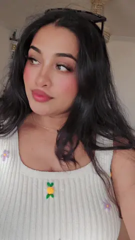 A post by @pihudas102 on TikTok caption: #canada_life🇨🇦 #❤️❤️ 