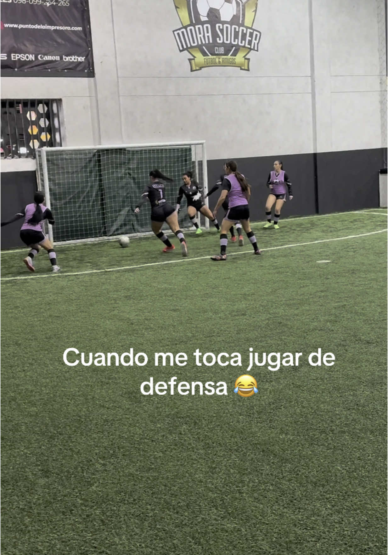 A post by @monicavallejooficiall on TikTok caption: Jajajajja no se que estoy haciendo pero no la estoy pasando chido jajaja