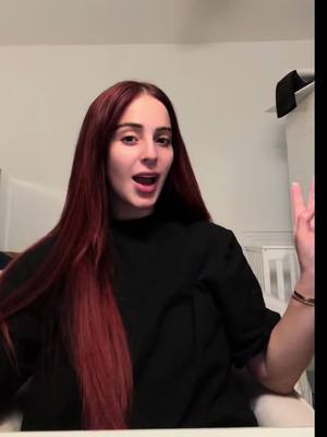 A post by @nicollefigueroaa on TikTok caption: Si era así? Jajajaja 👹
