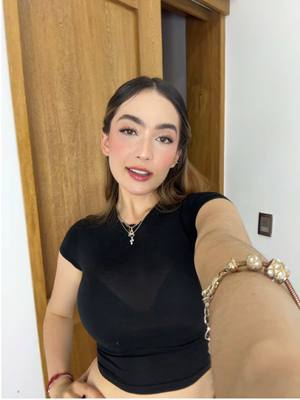 A post by @ana_eusse on TikTok caption: Pidieron que hiciera el giro más lento🥹❤️