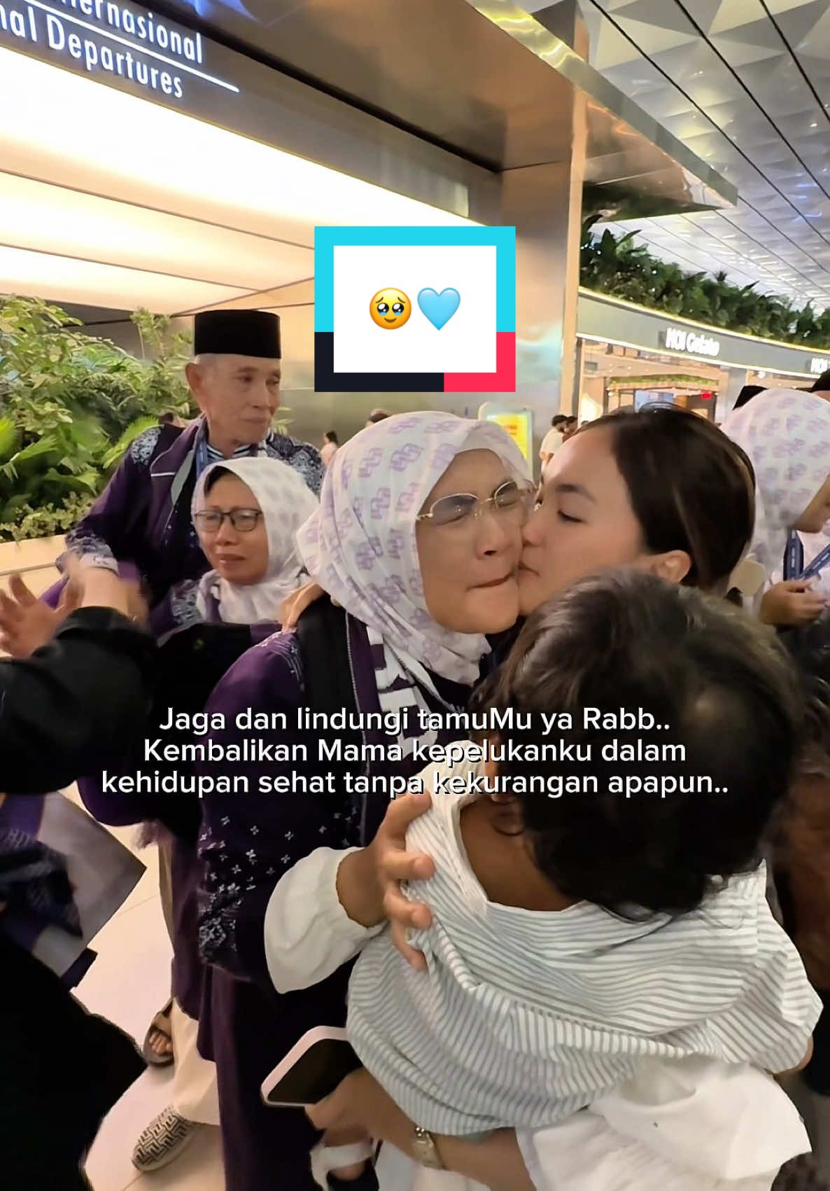 A post by @lalitahutami on TikTok caption: 🥹🩵 @Erna Dwi @Ibnu Wardani @Alvarazka Antarsukha Wardani 