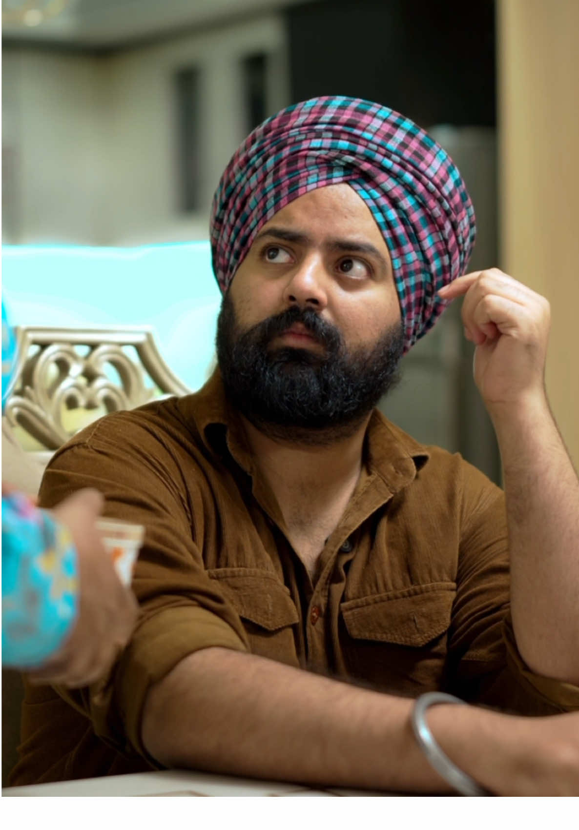 A post by @jbjhanceboyz on TikTok caption: Kise di kada Life cho jaan to baad pta lagdi aa 🙏🏻 es krke pyaar naal rho ❤️ #jbjhanceboyz #akhirtu #comedy #funny #tiktokindia #canada #love #jbjhanceboyzvines #featureme #smile #viral 