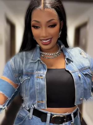 A post by @djelykababintou on TikTok caption: @LOUMOU 🥰