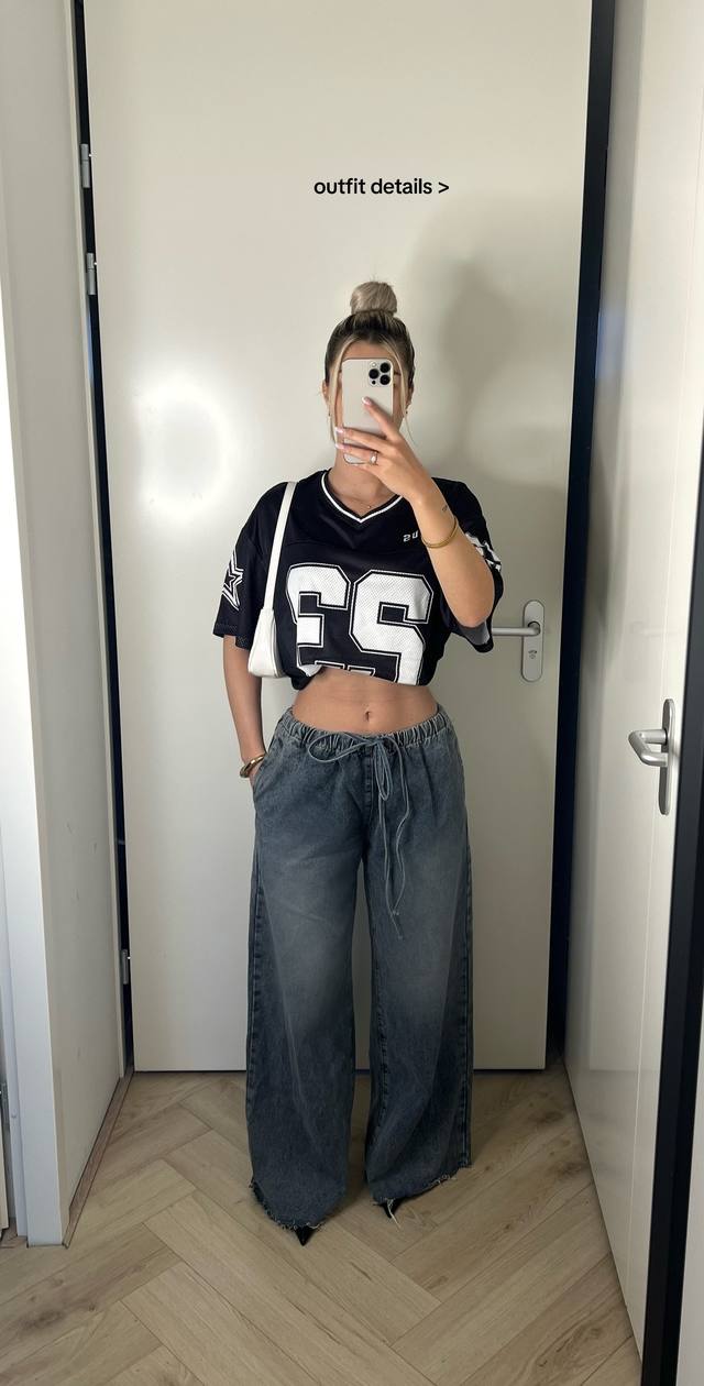 A post by @lisa.pieterse on TikTok caption: outfit details 🖤 #whatlisawears #OOTD #outfitinspo #outfitdetails 