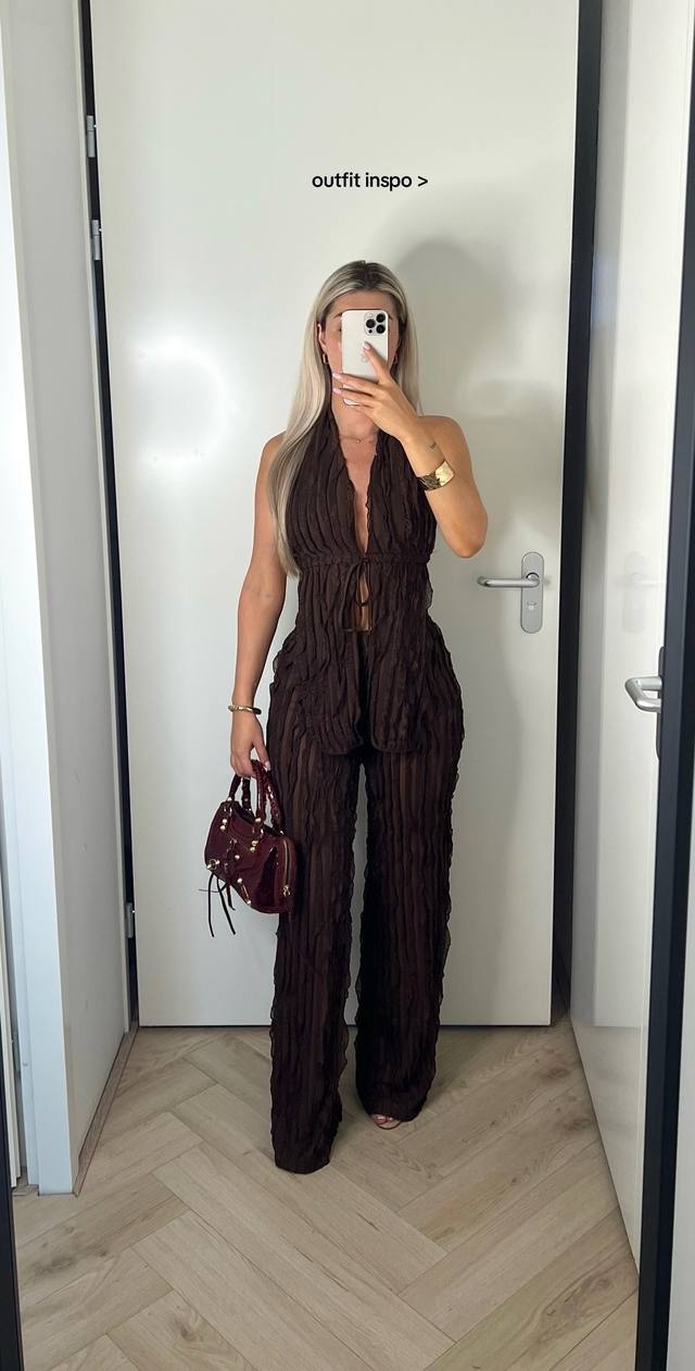 A post by @lisa.pieterse on TikTok caption: inspooooo 🩵 #whatlisawears #OOTD #outfitinspo 